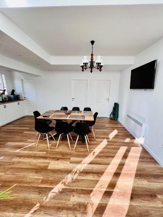 Master Adventure Guest House Vadu Crisului Εξωτερικό φωτογραφία